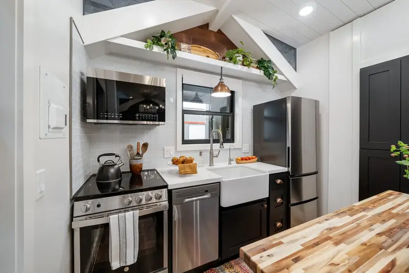 Kitchenette & Island Bar Seating