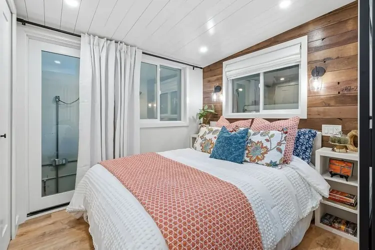Interior – Bedroom Entry & Hallway Flow