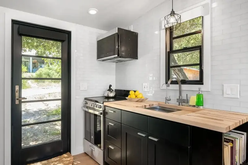 Chef's Kitchen – Stainless Range & Subway Tile