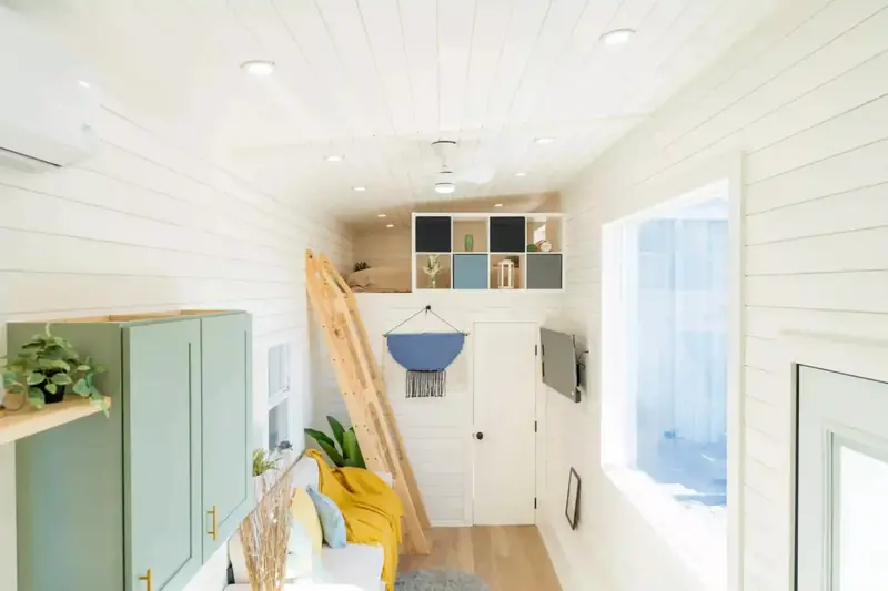 Smart Tiny House – Space-Saving Loft Bedroom & Built-In Stairs