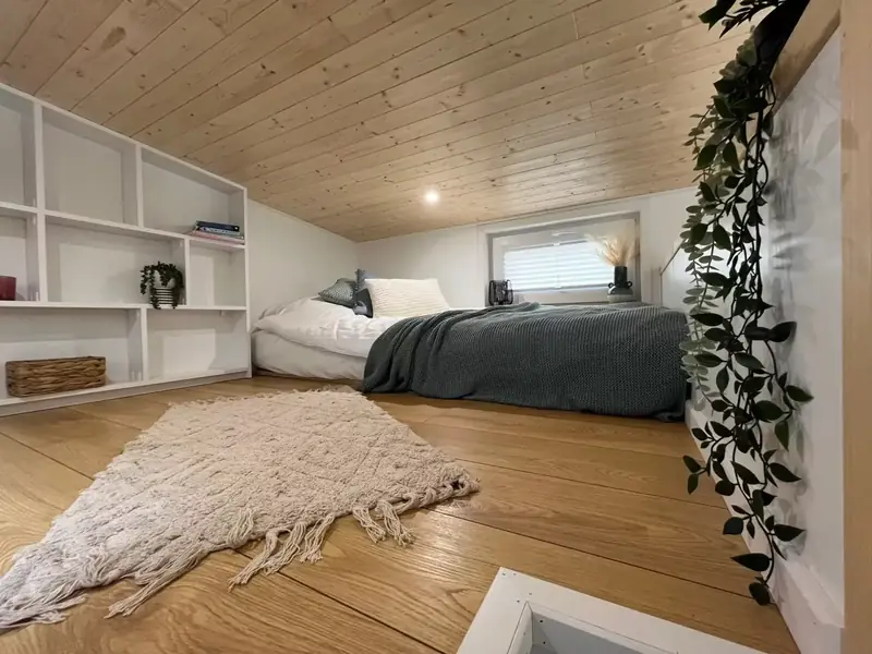 Modern Prefab Luxury Cabin High Ceiling Loft Lounge Room Design